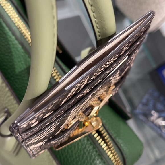 MICHAEL KORS
Reed Large Snakeskin Python Pattern Card Holder Case
NWT - Picture 4 of 16